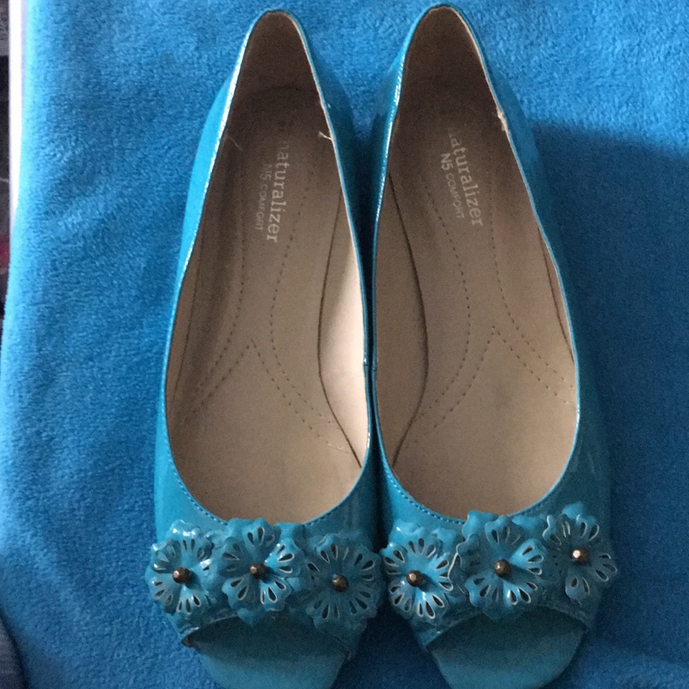 EUC Naturalizer peep toe blue floral flats